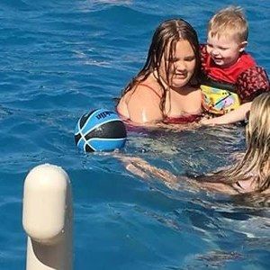 Meet your Posher, Candas